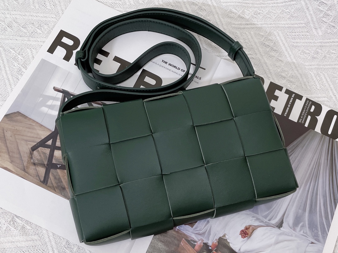 Cassette Intreccio Leather Cross-body Bag Raintree